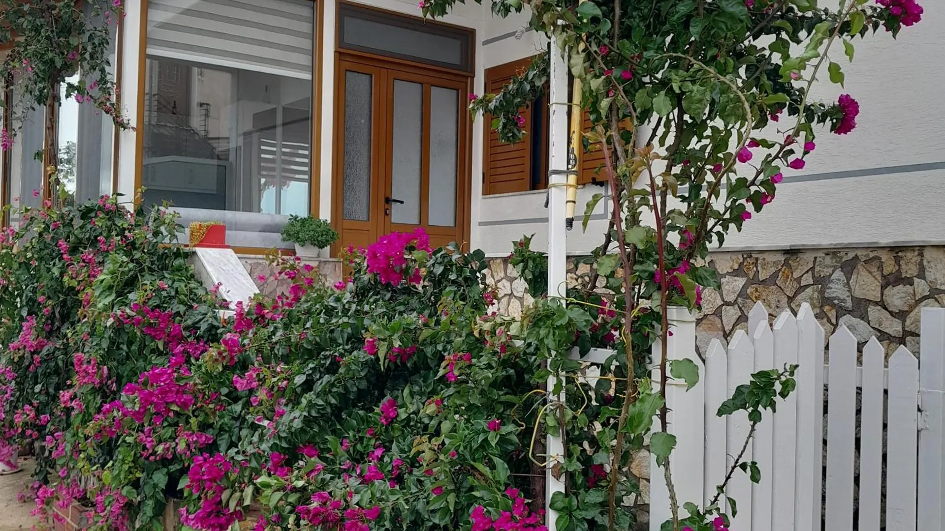 Luxury Dennis Home Саранда
